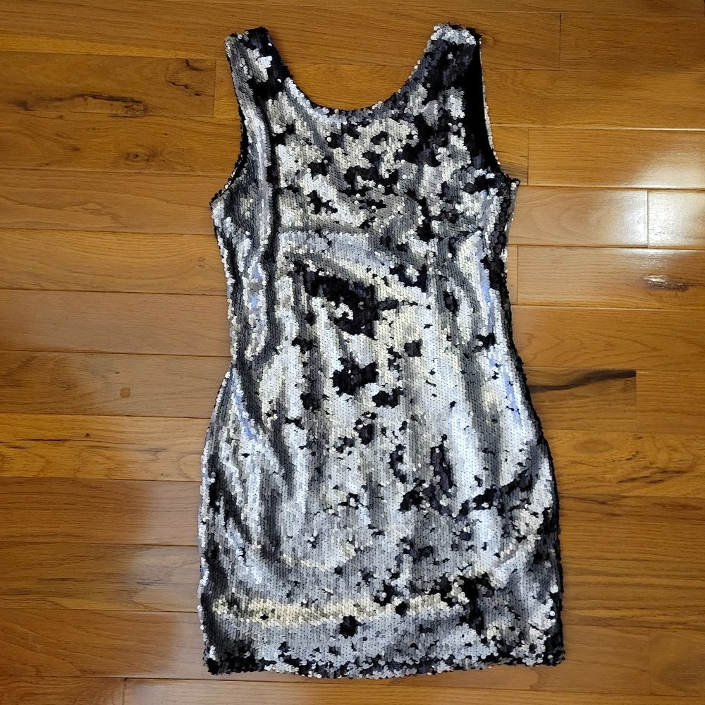 Adore NWT matt sequin coctail dress L